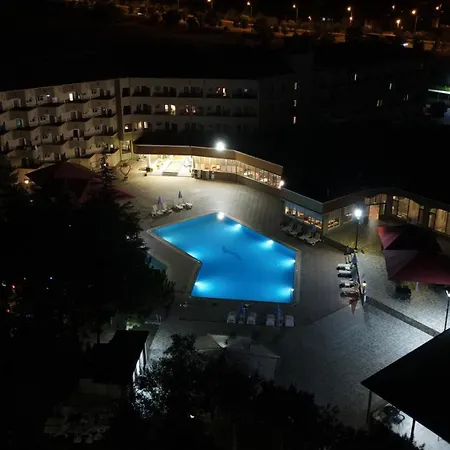 Signature Garden & 3*