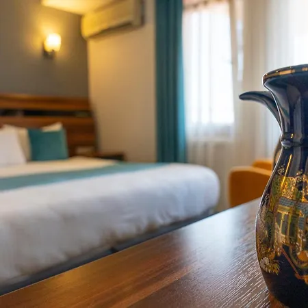 Otel Signature Garden & 3*