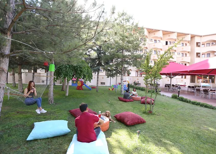 Hotel Signature Garden &